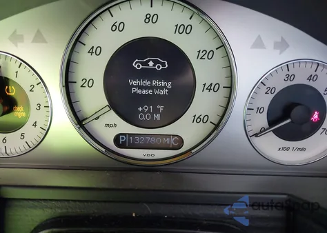 2009 Mercedes-Benz E 550 z USA, uszkodzony, nr VIN WDBUF72XX9B436602